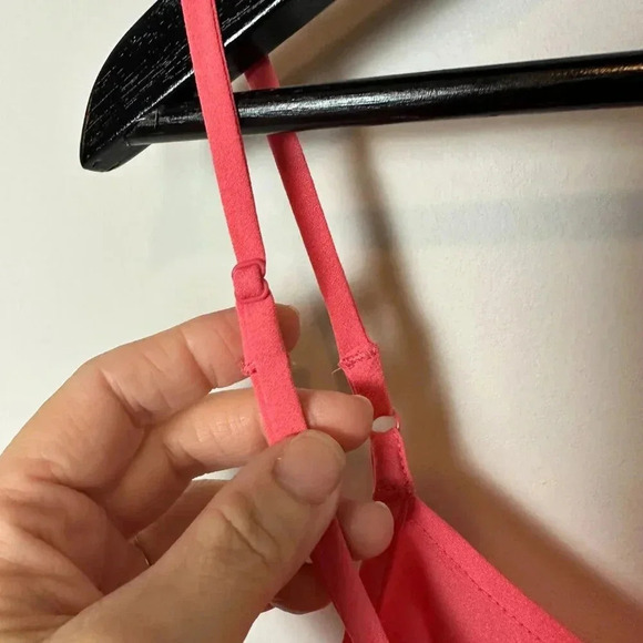 Le Chateau Pink Cami - Picture 2 of 6